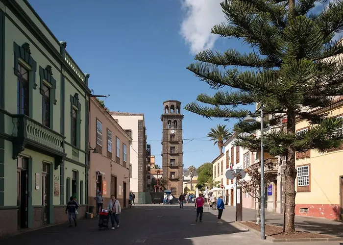 Modern Comfort In The Heart Of דירה