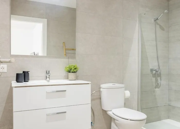 דירה Modern Comfort In The Heart Of