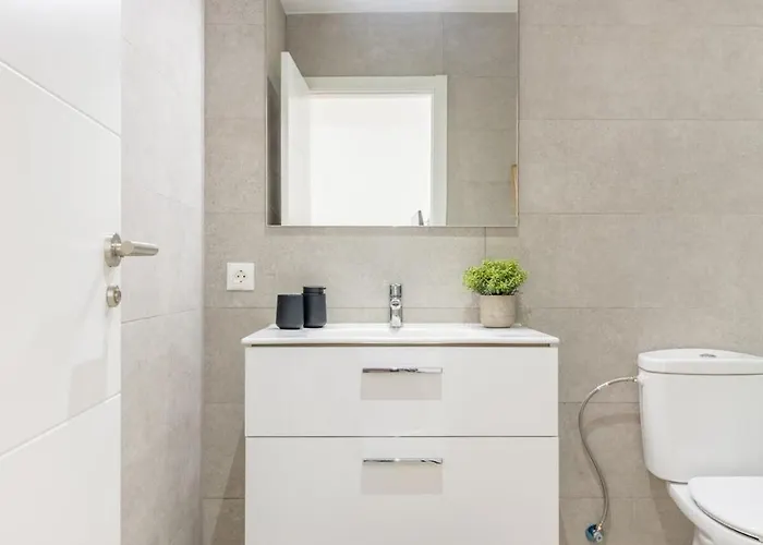 Modern Comfort In The Heart Of לה לגונה